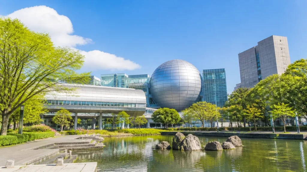 名古屋の白川公園は科学館も美術館も入園無料｜駐車場の穴場とプラネタリウム攻略法のアイキャッチ画像