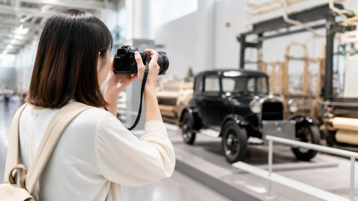 トヨタ産業技術記念館の写真をきれいに撮るテクニック｜スマホ＆カメラ別の解説画像