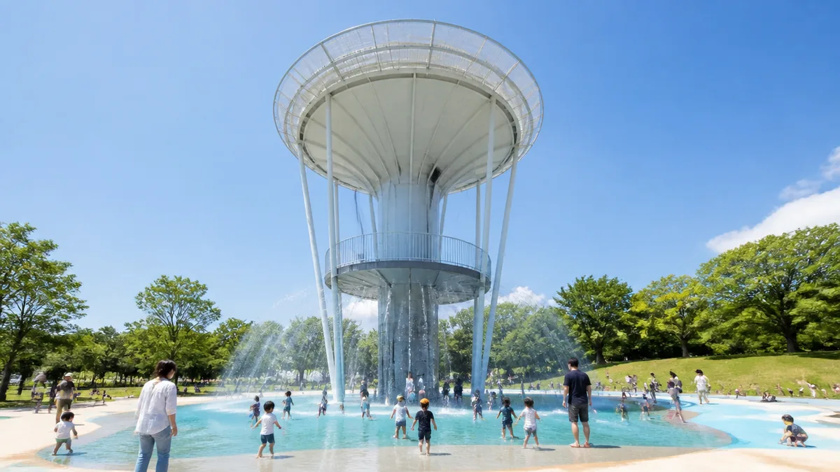 高さ21mのフォリー・水の塔は入場無料で水遊びできるの解説画像